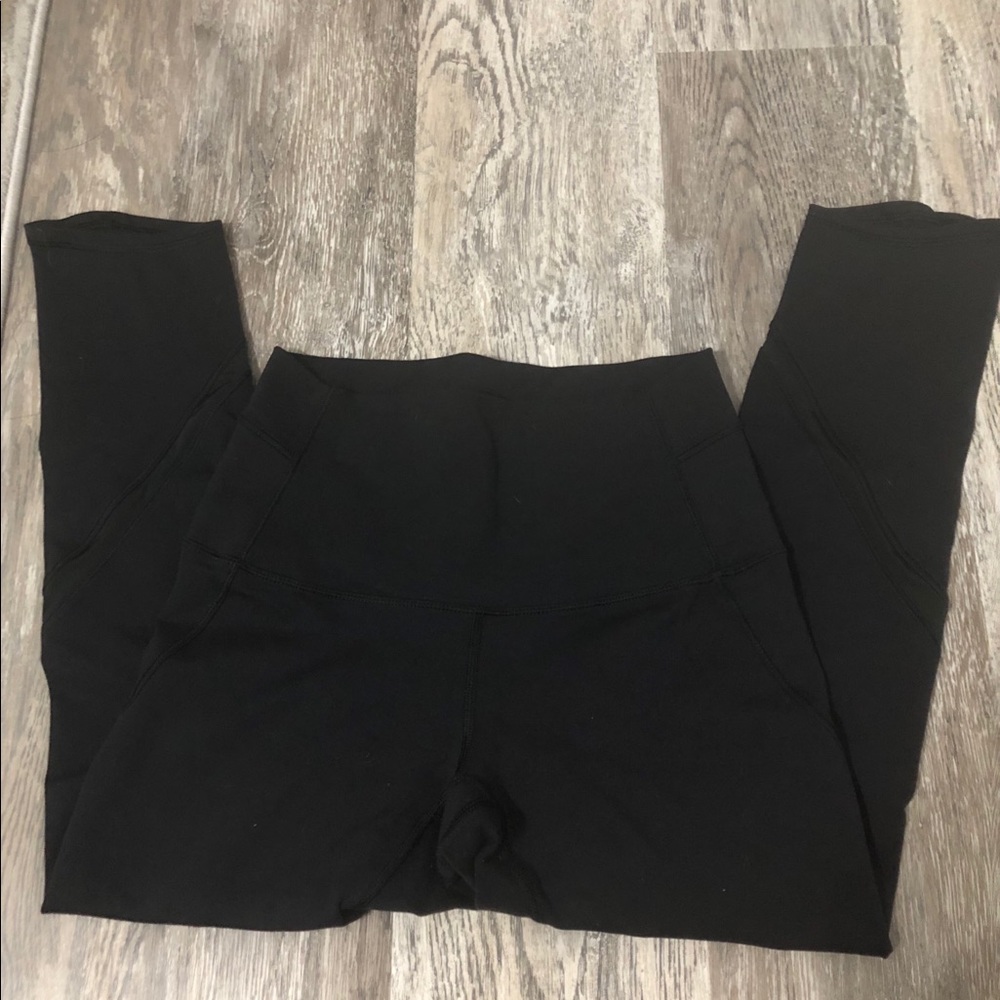 Lululemon black crops
